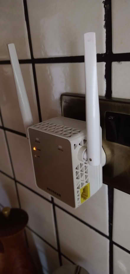 Photo of free NetGear AC1200 EX6120 WiFi Range Extender (Woodlands TW7) #2