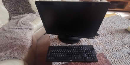 Photo of free Computer Monitor and USB keyboard (KT6 7) #1