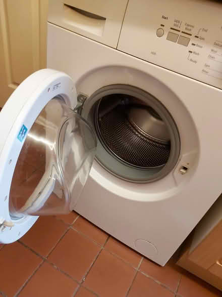 Photo of free Washing machine (YO11 Falsgrave area) #1