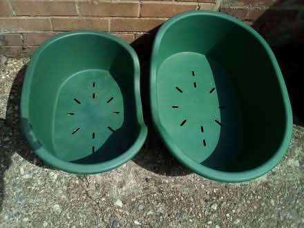 Photo of free 2 dog/ cat beds (Robertsbridge TN32) #1