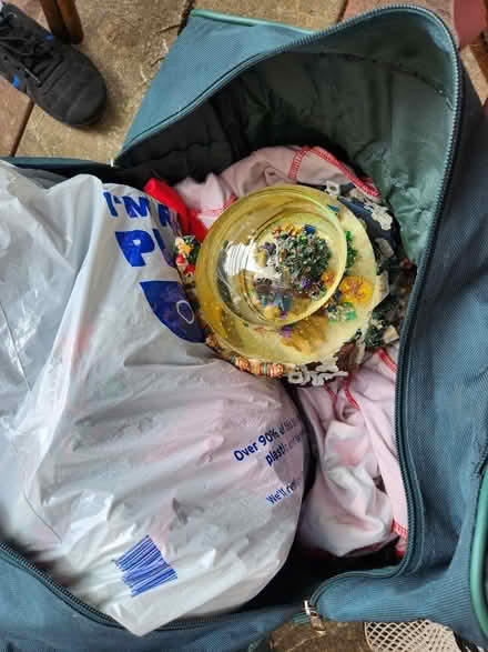 Photo of free Big globe and baubles with game (Fenlake MK42) #2