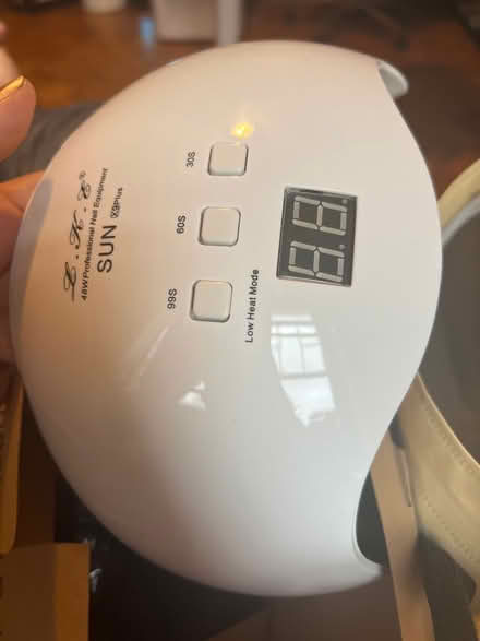 Photo of free Uv light for gel manicures (Upper Westside) #2