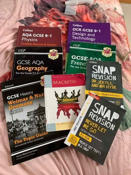 Photo of free GCSE revision books (Rowhedge CO5) #1