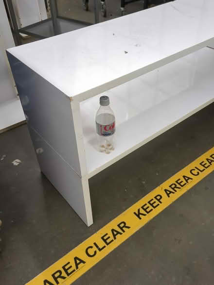 Photo of free White Laminate Risers, Retail (Old Navy Gambrills) #1