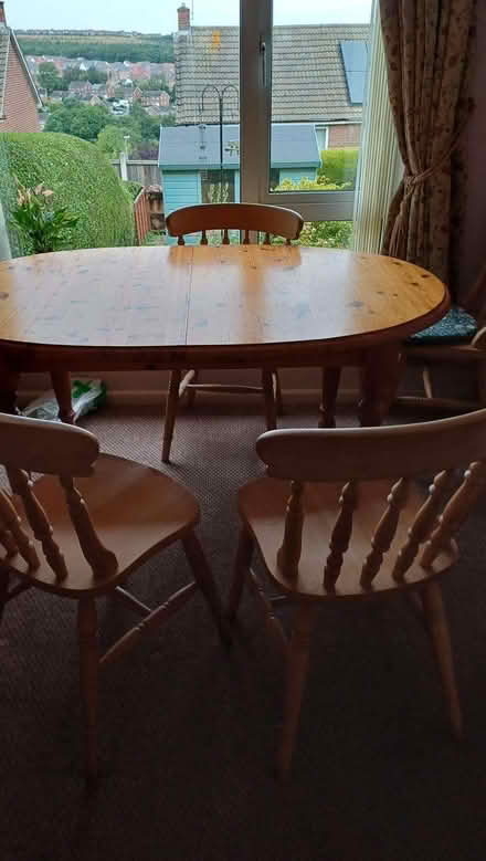 Photo of free Pine extendable dining table with 6 chairs (Gedling NG4) #1