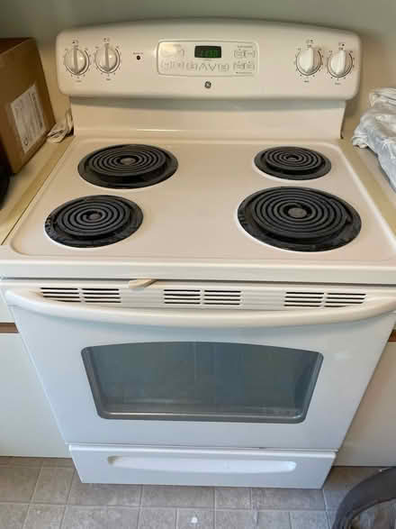 Photo of free Electric range (Somers, NY) #1