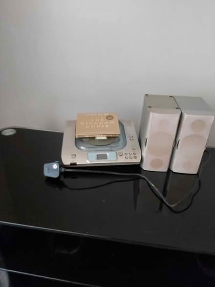 Photo of free CD player with speakers (YO11 Falsgrave area) #1