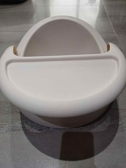 Photo of free Baby feeding seat (LE4 Off Gipsy Lane/Barkby Rd) #1