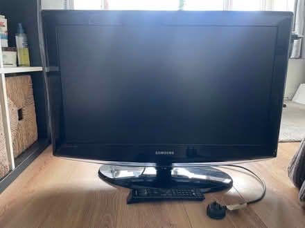 Photo of free Samsung 32” Tv (Bellingham) #1