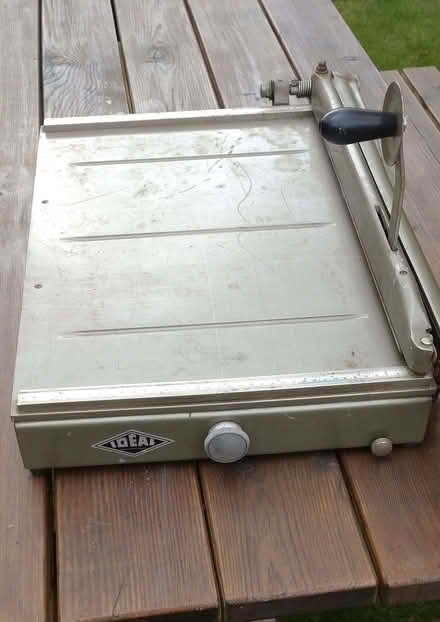 Photo of free Paper and card cutter ('guillotine') (Lamborough Hill OX1) #3