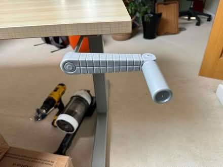Photo of free Manual standing desk 160x80cm (Lodge Moor S10) #2