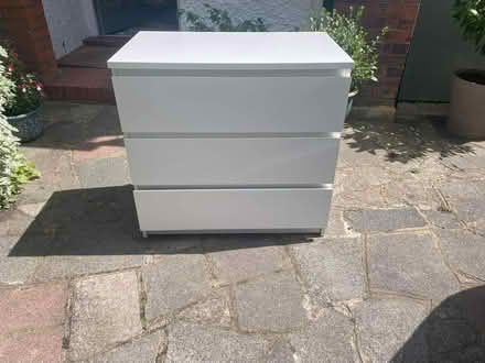 Photo of free Chest of drawers (Beckenham/elmers end) #1