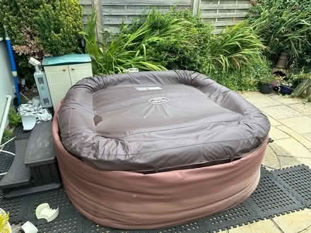 Photo of free LayZSpa Maldives inflatable HotTub (Horsham RH12) #2