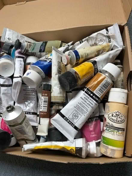 Photo of free Box of Acrylic Artist Paint (Wellington TF1) #3