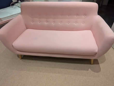 Photo of free Pink Sofa (Canonbury N1) #4