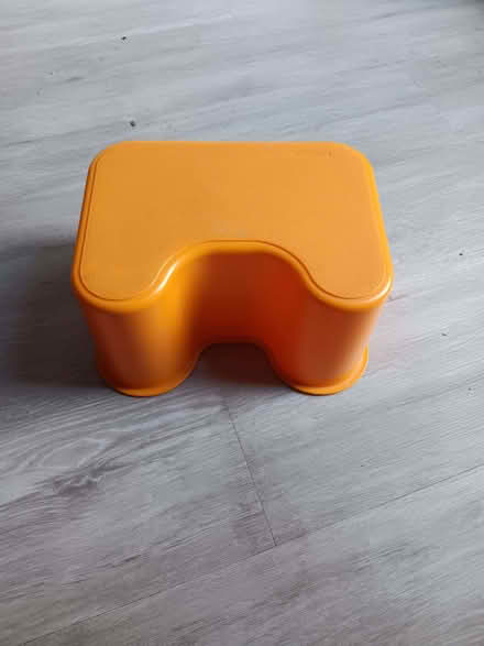 Photo of free Child's bathroom stand (Oakwood Park EN2) #1