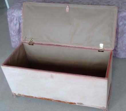 Photo of free Ottoman/storage box (Ranmoor S10) #1