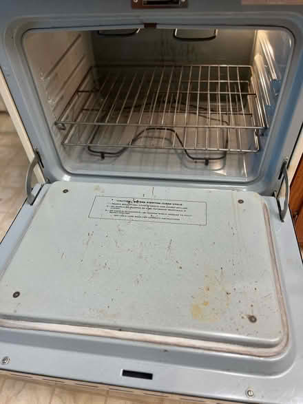 Photo of free Older electric stove (Leisure World 20906) #2