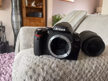 Photo of free Broken Nikon D40 digital camera and lense for parts (Hala LA1) #1