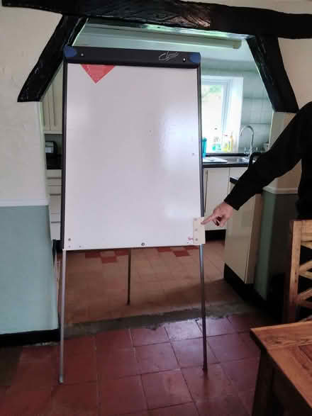 Photo of free Flip chart stand (Carmel LL54) #1