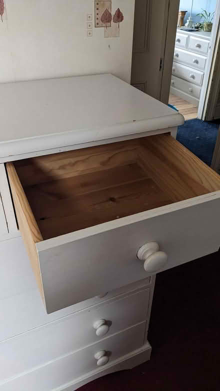 Photo of free Chest of Drawers (CT11) #3