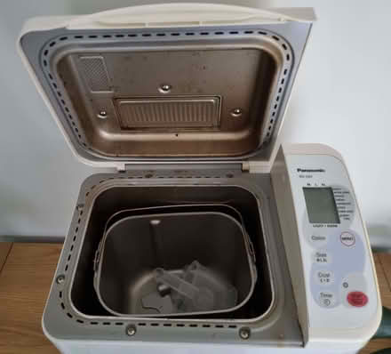Photo of free Panasonic SD-253 Automatic Breadmaker (Aston Clinton HP22) #4