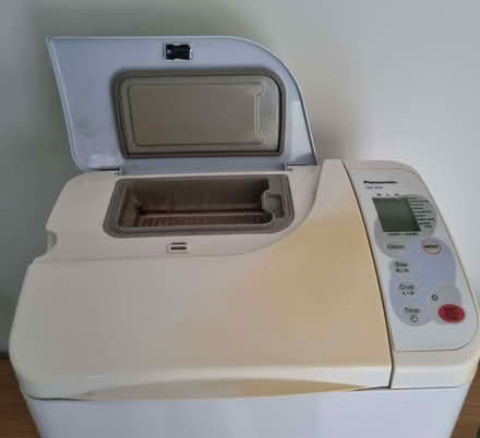 Photo of free Panasonic SD-253 Automatic Breadmaker (Aston Clinton HP22) #2