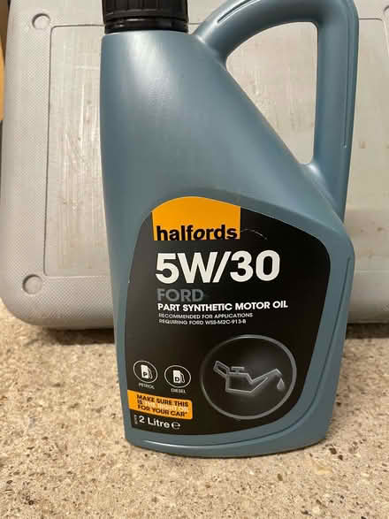 Photo of free Halfords 5W/30 Semi Synthetic Motor Oil 2L (Earley RG6) #2