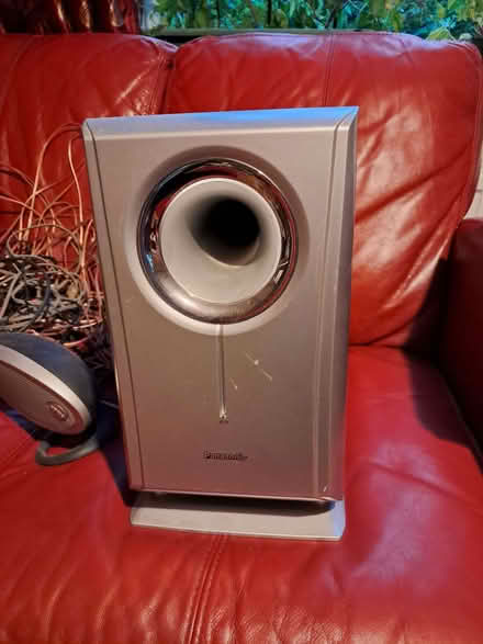 Photo of free Bass speaker (Harpur Hill SK17) #1