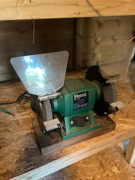Photo of free Bench grinder (Raynes Park , london) #1
