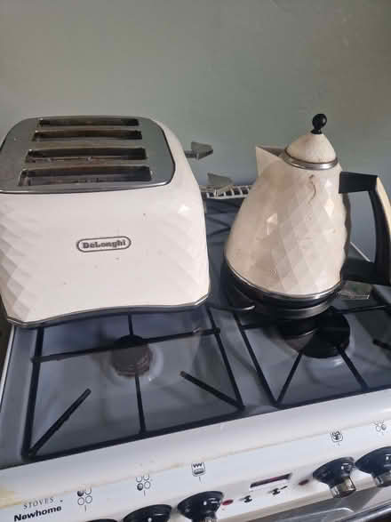 Photo of free Matching kettle and toaster (Stockport SK3) #1