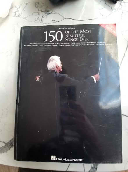 Photo of free Piano/Guitar/Vocal book (Tivoli GL50) #1