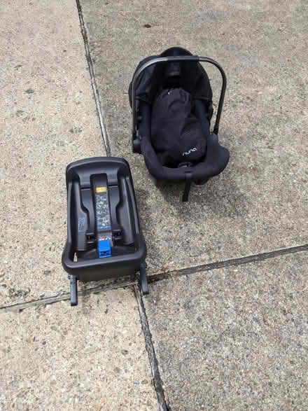 Photo of free Pipa lite LX car seat, isobase (TW10) #3