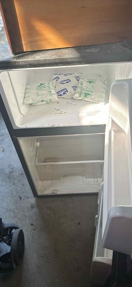 Photo of free Small fridge: needs fixing (North Capitol Hill) #1