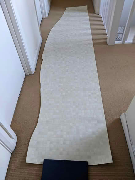 Photo of free bathroom lino offcut (batchworth HA6) #1