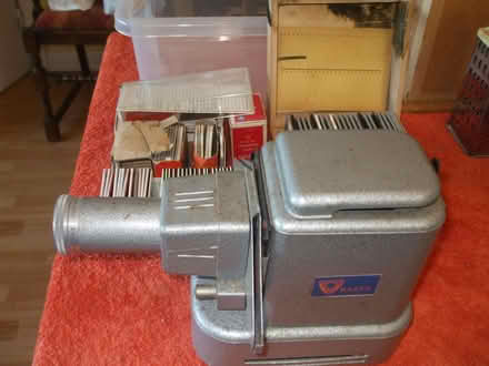 Photo of free Vintage Slide Projector & Slides (Clun SY7) #2