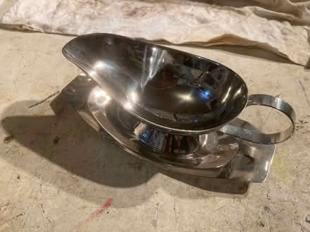 Photo of free Gravy boat (Hanwood Bank SY5) #1