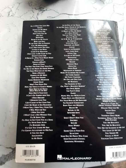 Photo of free Piano/Guitar/Vocal book (Tivoli GL50) #2