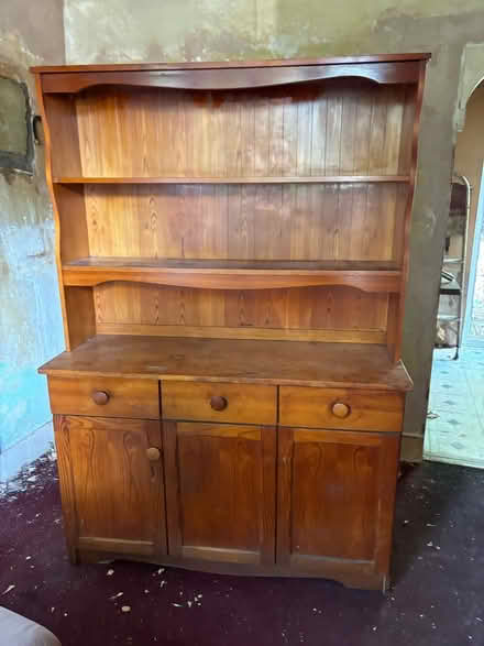 Photo of free Display cabinet, shelves (N14 4QN) #1