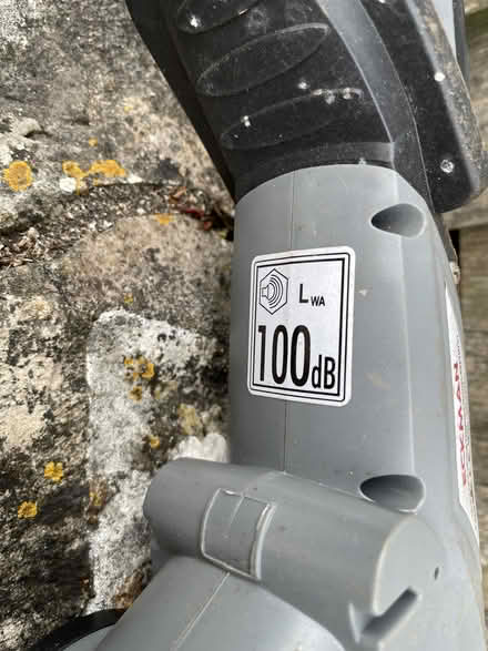 Photo of free ECKMAN Telescopic hedge trimmer (Near Evercreech BA4) #4
