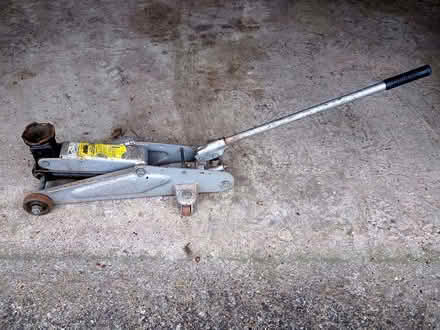 Photo of free Trolley Jack (Little Sandhurst GU47) #1