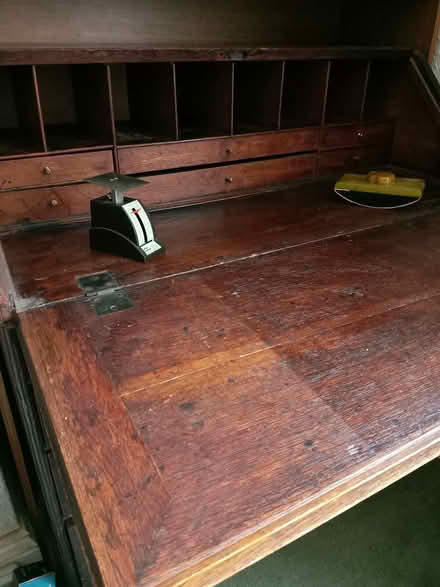 Photo of free bureau (Leominster HR6) #2