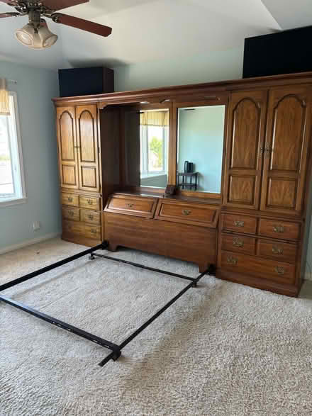 Photo of free King headboard with storage (Eastbluff) #1