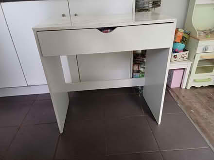 Photo of free Small desk (Hemel Hempstead HP1) #1