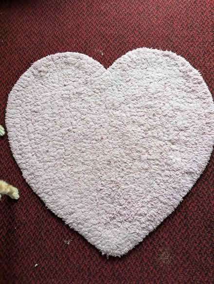 Photo of free Pink heart rug (Surrenden BN1) #1