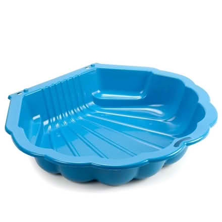 Photo of Clam Shell Paddling Pool (Sunbury-on-Thames TW16) #1