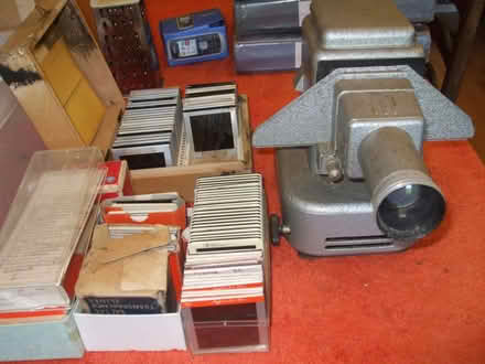 Photo of free Vintage Slide Projector & Slides (Clun SY7) #3