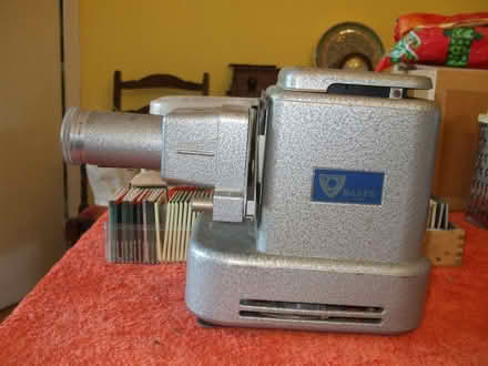 Photo of free Vintage Slide Projector & Slides (Clun SY7) #1