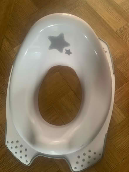 Photo of free 2 toilet training seats (Stranmillis, Belfast, BT9) #2