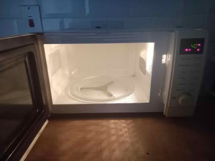 Photo of free Microwave (B13 Birmingham) #2